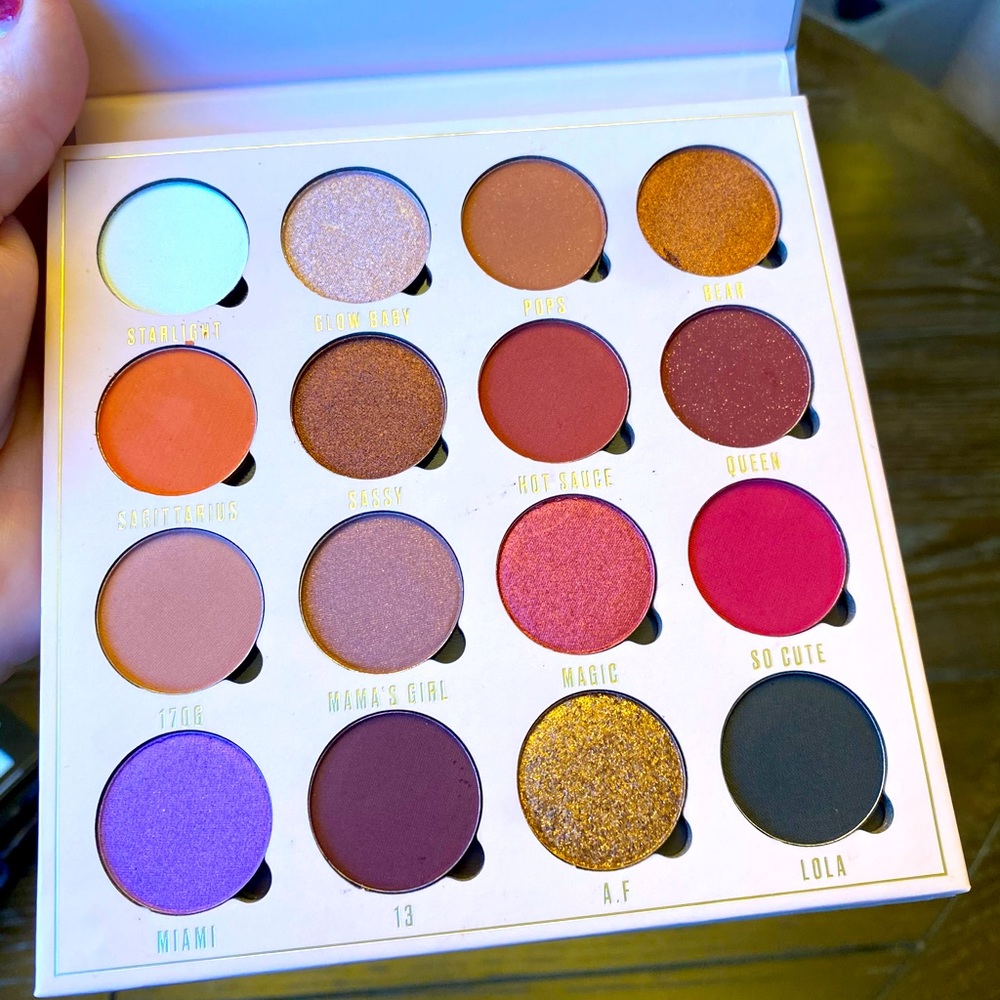 Belle Jordan x MakeUp Obsession eyeshadow palette